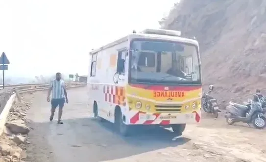 रायगढ़ के अम्बेनाली घाट पर वाहन 1,500 फीट खाई में गिरा, 8 दोस्तों की मौत; सीएम फडणवीस ने जताया शोक