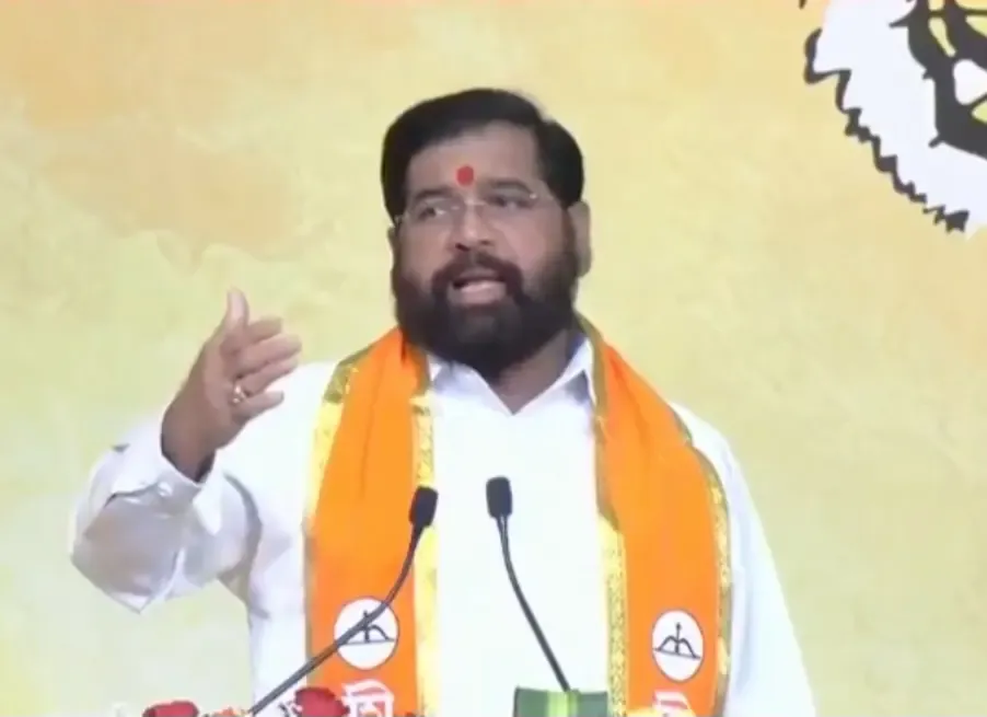 दशहरा रैली में एकनाथ शिंदे का उद्धव ठाकरे पर हमला: '2019 में भाजपा के नाम पर वोट लेकर जनादेश से धोखा किया'