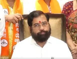 महाराष्ट्र: उपमुख्यमंत्री शिंदे ने उद्धव ठाकरे पर निशाना साधा, बोले-आप मुंबई के लुटेरे, हम रक्षक