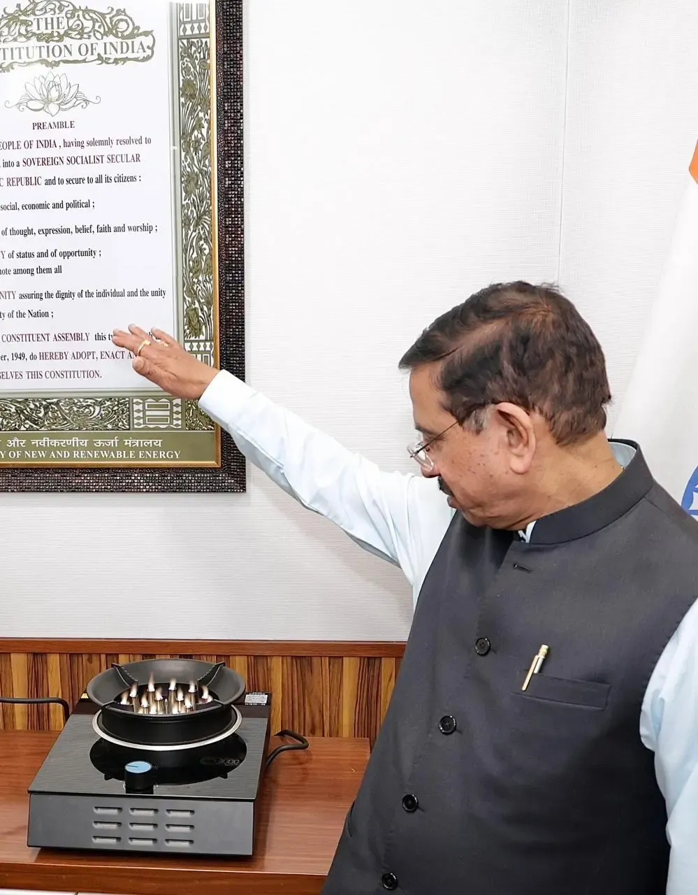 प्रह्लाद जोशी का दावा: सोलर इलेक्ट्रिक चूल्हा कम करेगा एलपीजी पर निर्भरता