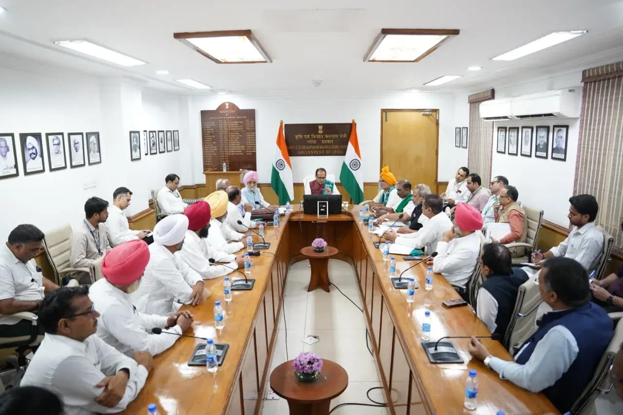 एथेनॉल नीति पर किसानों की मांग: शिवराज सिंह चौहान से मिला AIKCC प्रतिनिधिमंडल, लाभकारी मूल्य की शर्त