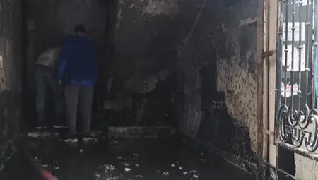 शाहदरा में इलेक्ट्रिकल गोदाम में भीषण आग, 6 दमकल गाड़ियों ने एक घंटे में पाया काबू
