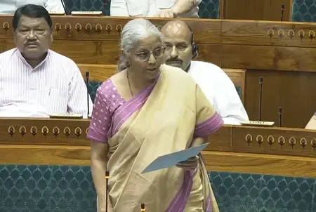 वित्त मंत्री निर्मला सीतारमण ने संसद में नया इनकम टैक्स बिल 2025 किया पेश 