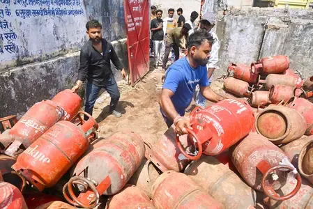 बिहार: पटना में एलपीजी नियमों के उल्लंघन के लिए चार एफआईआर दर्ज