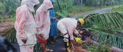 आंध्र प्रदेश : बारिश और तेज हवाओं ने मचाया कहर, चार की मौत