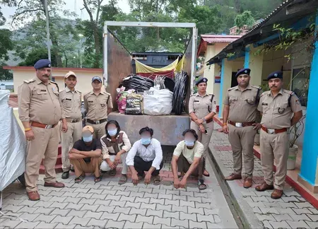 कर्णप्रयाग में बिजली लाइन सामान चोरी: चमोली पुलिस ने चार आरोपी गिरफ्तार, सभी यूपी के