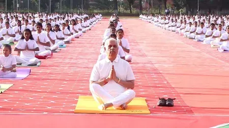 तमिलनाडु के राज्यपाल राजेंद्र विश्वनाथ अर्लेकर ने योग दिवस समारोह का नेतृत्व किया