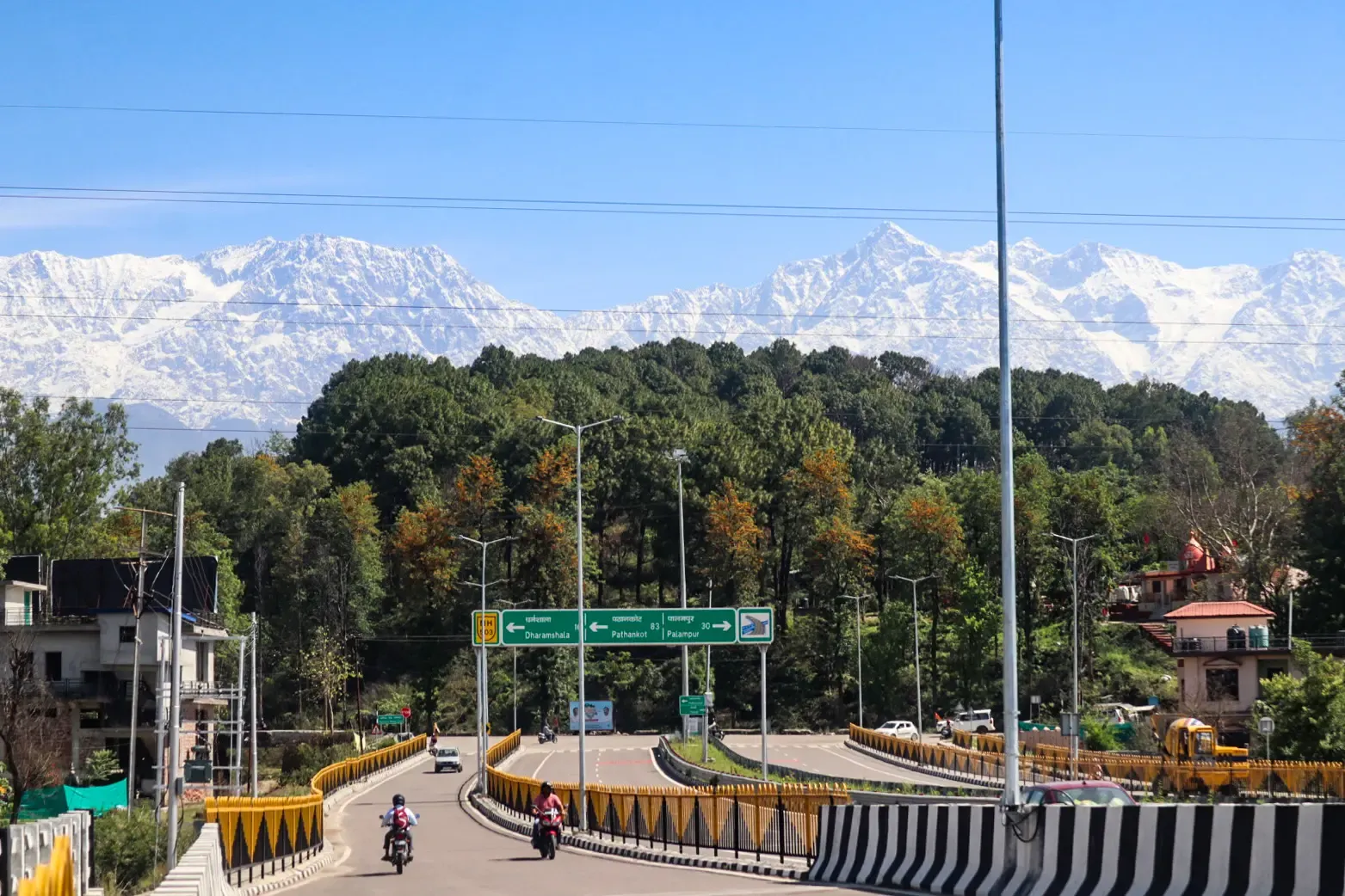 सरकार ने नेशनल हाईवे पर ओवरलोड वाहनों के नए शुल्क नियमों की घोषणा की