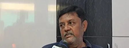 अहमदाबाद प्लेन क्रैश की पहली बरसी: पीड़ित के पिता ने सरकार से जाँच रिपोर्ट जारी करने की माँग की