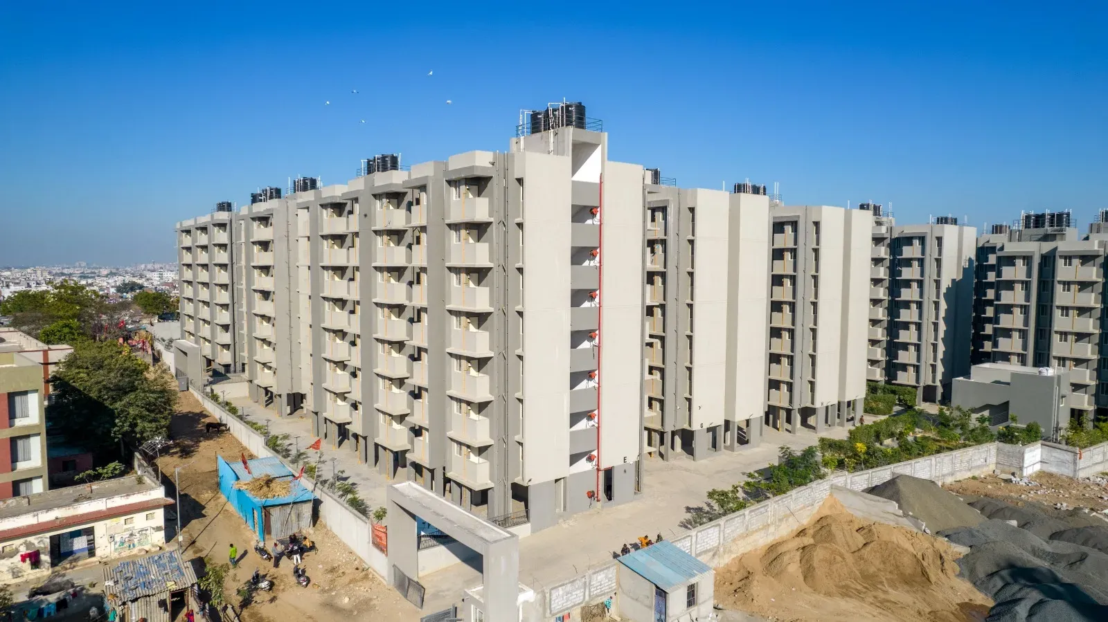 अहमदाबाद में PMAY के तहत 21,056 किफायती घर आवंटित, 24,000 और इकाइयों का प्रस्ताव