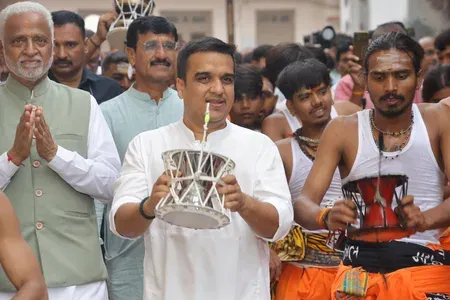 गुजरात: उपमुख्यमंत्री ने 'डमरू यात्रा' के साथ 'वडनगर श्रावणोत्सव' का शुभारंभ किया