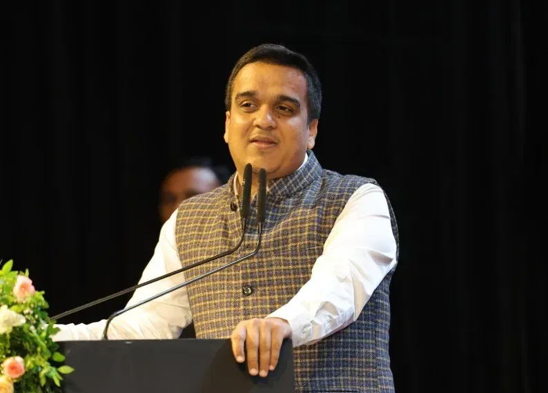 गुजरात के उपमुख्यमंत्री हर्ष संघवी का फूड डिलीवरी सेक्टर से आग्रह: ईवी अपनाएं, लागत ₹2.5 से घटकर 50 पैसे प्रति किमी होगी