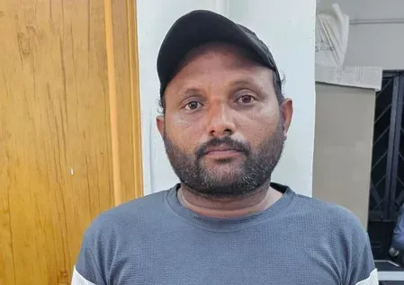 गुजरात: वलसाड में चावल के छिलके के नीचे छिपाई गई 14.2 लाख रुपए की शराब जब्त