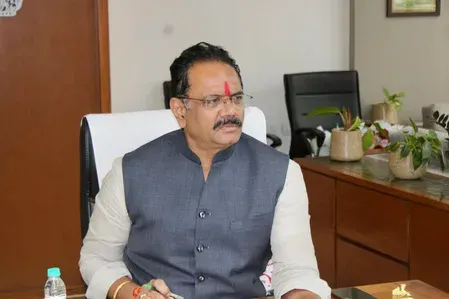 गुजरात: कुपोषित बच्चों की लगातार निगरानी सुनिश्चित करने के निर्देश, 3300 नए बाल अनुकूल आंगनबाड़ी केंद्र होंगे विकसित 