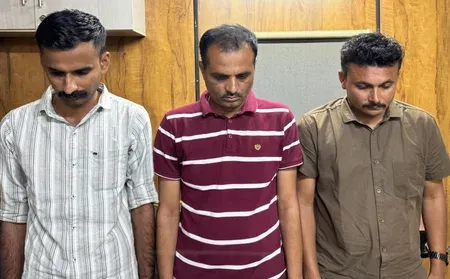 भरूच में ACB का जाल: मोबाइल वापसी के लिए ₹1 लाख रिश्वत लेते तीन पुलिसकर्मी रंगे हाथों गिरफ्तार