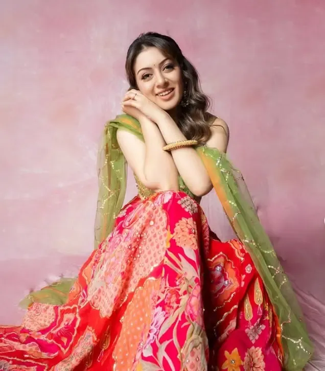 हंसिका मोटवानी का 'लैला' लुक: कई प्रयासों के बाद हुआ फाइनल