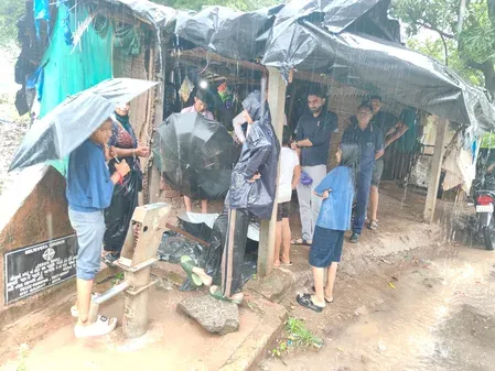 गुजरात में भारी बारिश: 15 जिलों में अलर्ट, सूरत से 1,117 लोगों को सुरक्षित निकाला गया