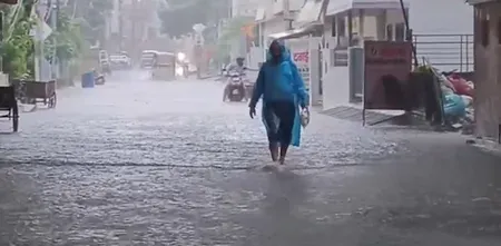 उत्तराखंड में बारिश, कई जिलों में ऑरेंज अलर्ट : स्कूल बंद, चारधाम यात्रियों को सतर्क रहने की सलाह