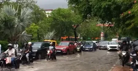 दिल्ली-एनसीआर में बारिश से मिली गर्मी और प्रदूषण से राहत