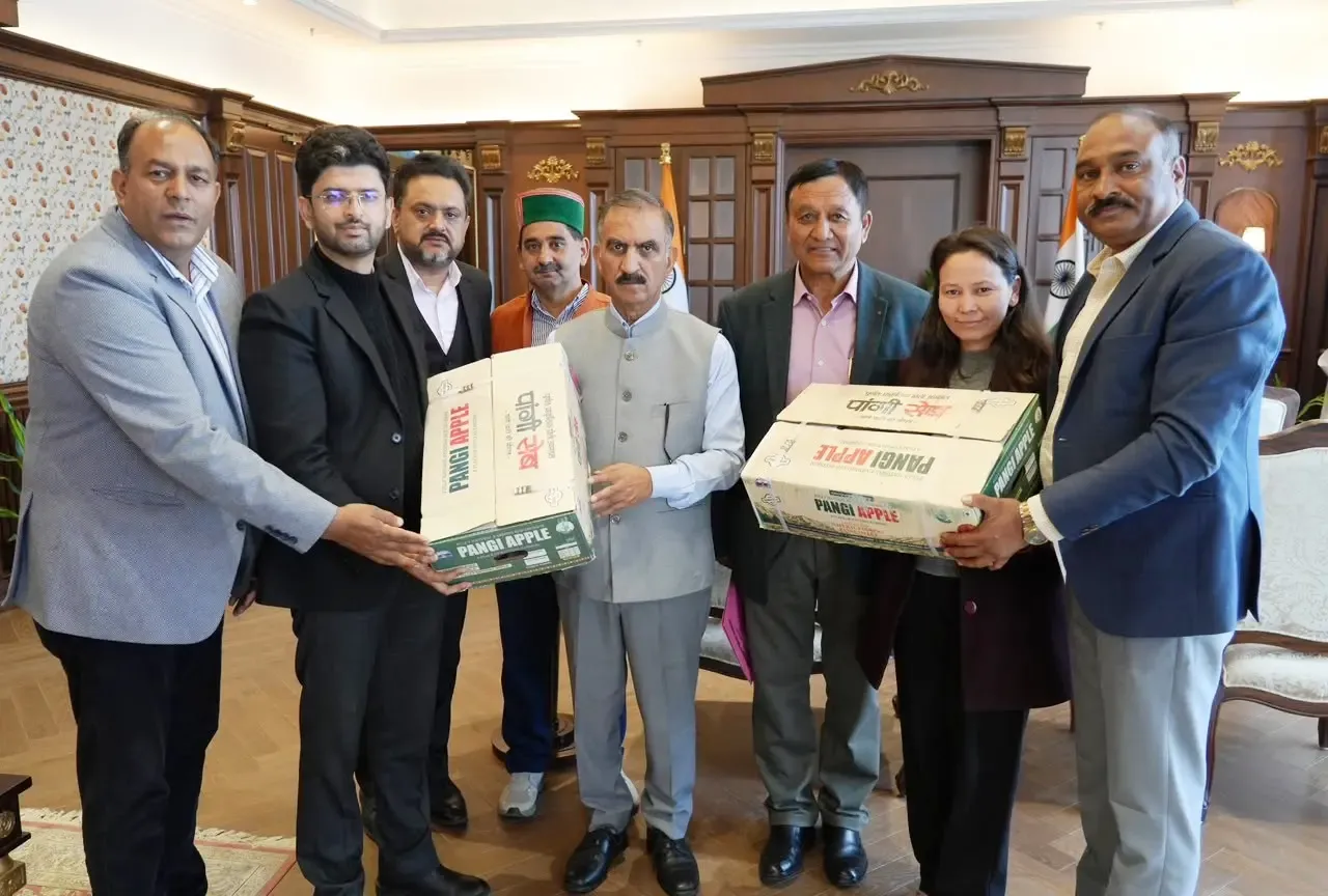 पांगी सेब ब्रांड लॉन्च: CM सुक्खू ने प्राकृतिक खेती से उगाए सेबों को दी अलग पहचान, 6,300 किसान परिवारों को फायदा