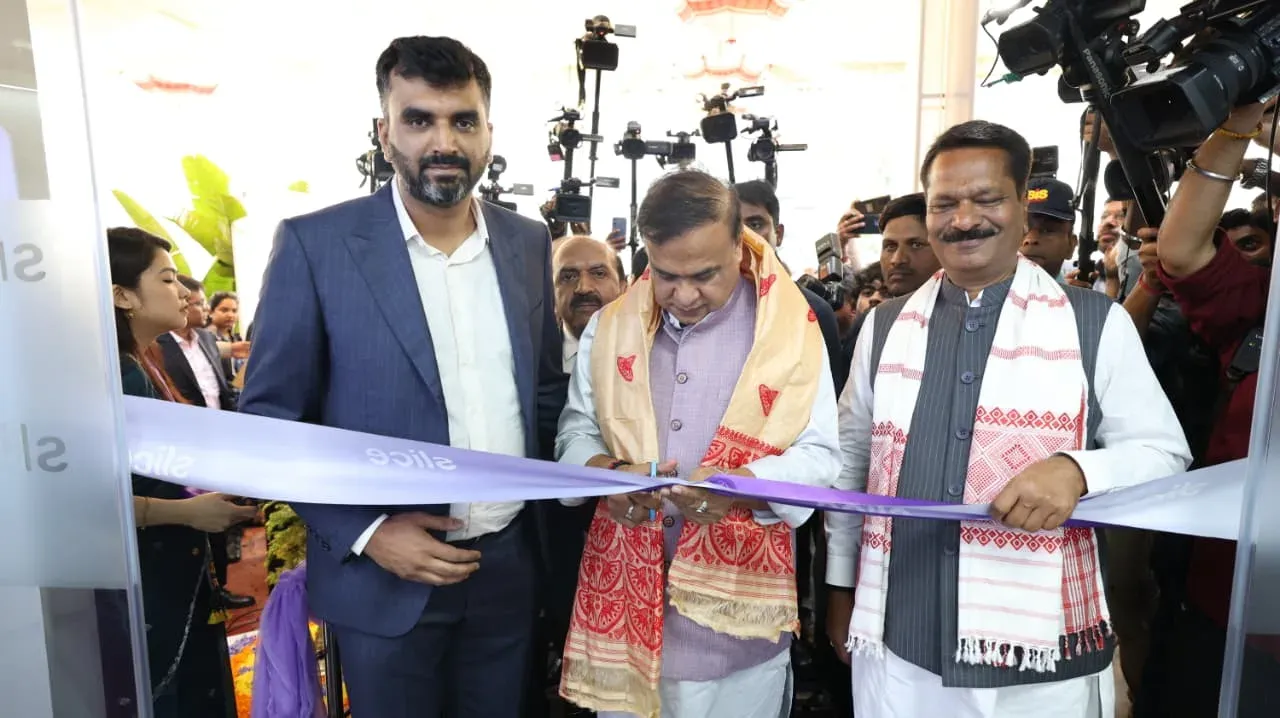 गुवाहाटी में देश की पहली AI-संचालित 'फिजिटल' बैंक शाखा का उद्घाटन, CM हिमंता ने बताया वित्तीय समावेशन की नई दिशा
