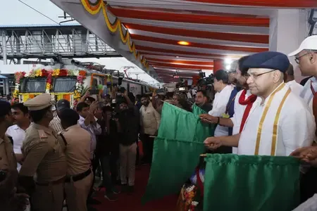 हैदराबाद-जोधपुर एक्सप्रेस ट्रेन को हरी झंडी दिखाकर किया गया रवाना 