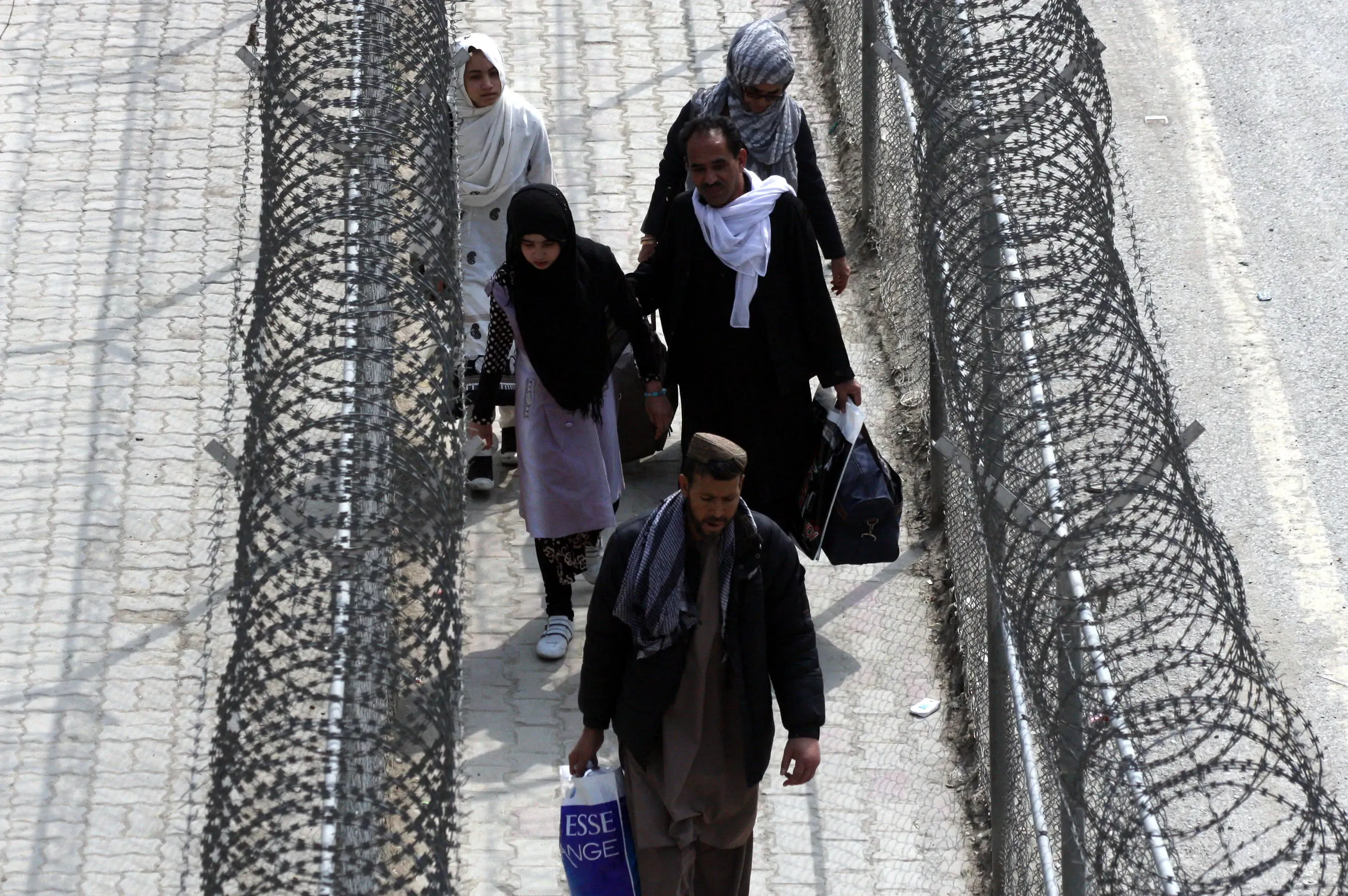 क्या पाकिस्तान ने अफगान प्रवासियों की गिरफ्तारी शुरू कर दी है?