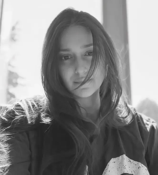 इलियाना डिक्रूज़ ने शेयर किया मातृत्व का खरा पल, ब्रेस्टफीडिंग के दौरान कहा- 'इस दौर से गुजर रही हूँ'
