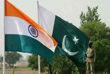 क्या वैश्विक कंपनियां भारत में निवेश बढ़ा रही हैं और पाकिस्तान से कारोबार समेट रही हैं?