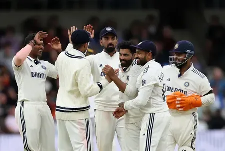 रवि शास्त्री की सलाह, टेस्ट सीरीज में वापसी के लिए टीम इंडिया तुरंत करे पलटवार