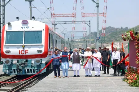 भारतीय रेलवे लगातार सुधार और तकनीक के जरिए नए मानक स्थापित कर रहा है: पीएम मोदी
