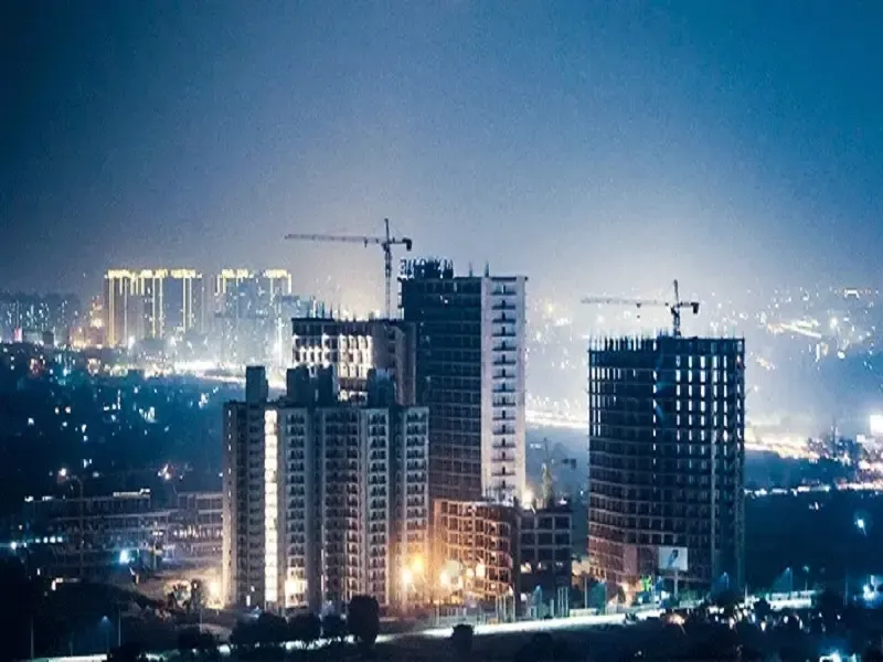 क्या भारत के कमर्शियल और आवासीय रियल एस्टेट बाजार में 2025 की पहली छमाही में मजबूत प्रदर्शन हो रहा है?
