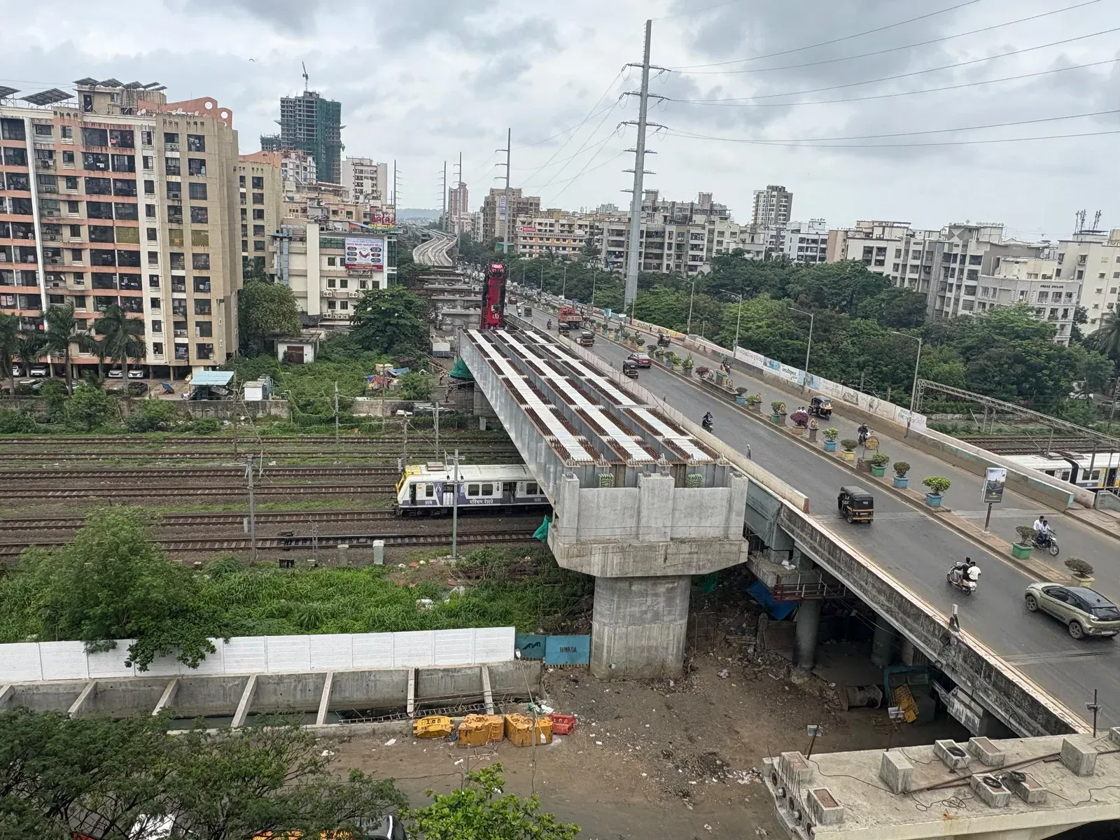अप्रैल 2026 में 8 प्रमुख इंफ्रा उद्योगों की वृद्धि दर 1.7%, सीमेंट में 9.5% की छलांग