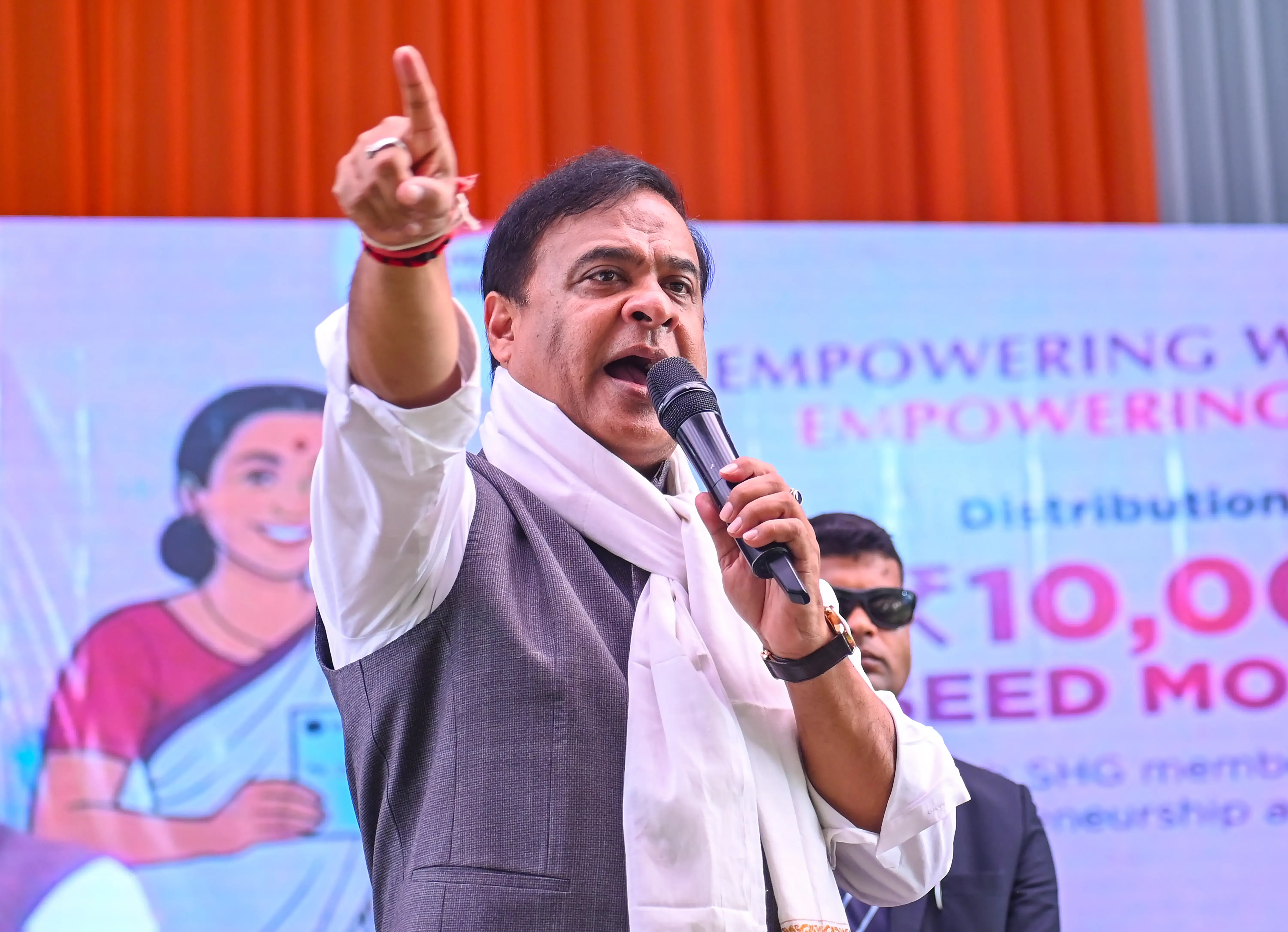 असम में ५,०६७ करोड़ के निवेश से ३५ उद्योग इकाइयों को मिली मंजूरी, पलायन में कमी की उम्मीद: सीएम सरमा