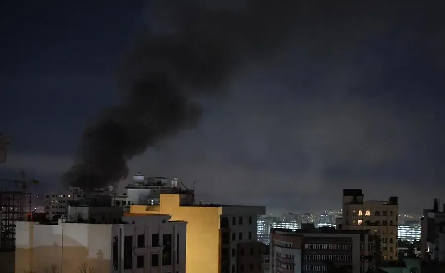 ईरान ने अमेरिका और इजराइल के हमलों के खिलाफ क्षेत्रीय प्रतिक्रिया की दी चेतावनी