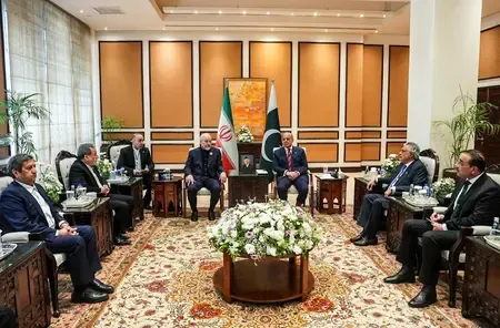 ईरान-अमेरिका वार्ता: पाकिस्तान बना मध्यस्थ, सीधी बातचीत से तेहरान का इनकार