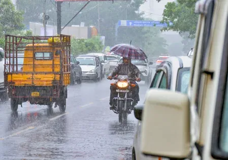 जबलपुर में पाँच मंजिला इमारत ढही, समय पर खाली कराने से बड़ा हादसा टला