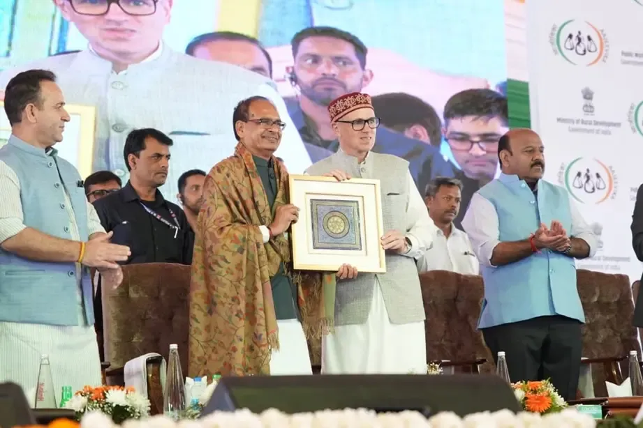 पीएमजीएसवाई-IV: जम्मू-कश्मीर को ₹8,000 करोड़ की सड़क परियोजनाएं मंजूर, ग्रामीण संपर्क को मिलेगा बड़ा बढ़ावा