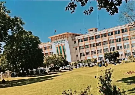 जम्मू-कश्मीर में बड़ा प्रशासनिक फेरबदल, कई आईएएस और जेकेएएस अधिकारियों के तबादले