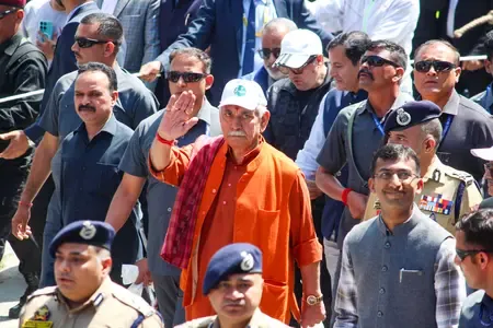 जम्मू-कश्मीर: उपराज्यपाल मनोज सिन्हा ने श्रीनगर में नशा-विरोधी मार्च का नेतृत्व किया, नार्को-आतंकवाद पर 'जीरो टॉलरेंस' का संकल्प
