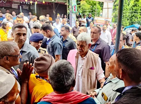 वैष्णो देवी मंदिर बोर्ड बैठक: LG मनोज सिन्हा ने चढ़ावे और दान प्रबंधन की व्यापक समीक्षा की