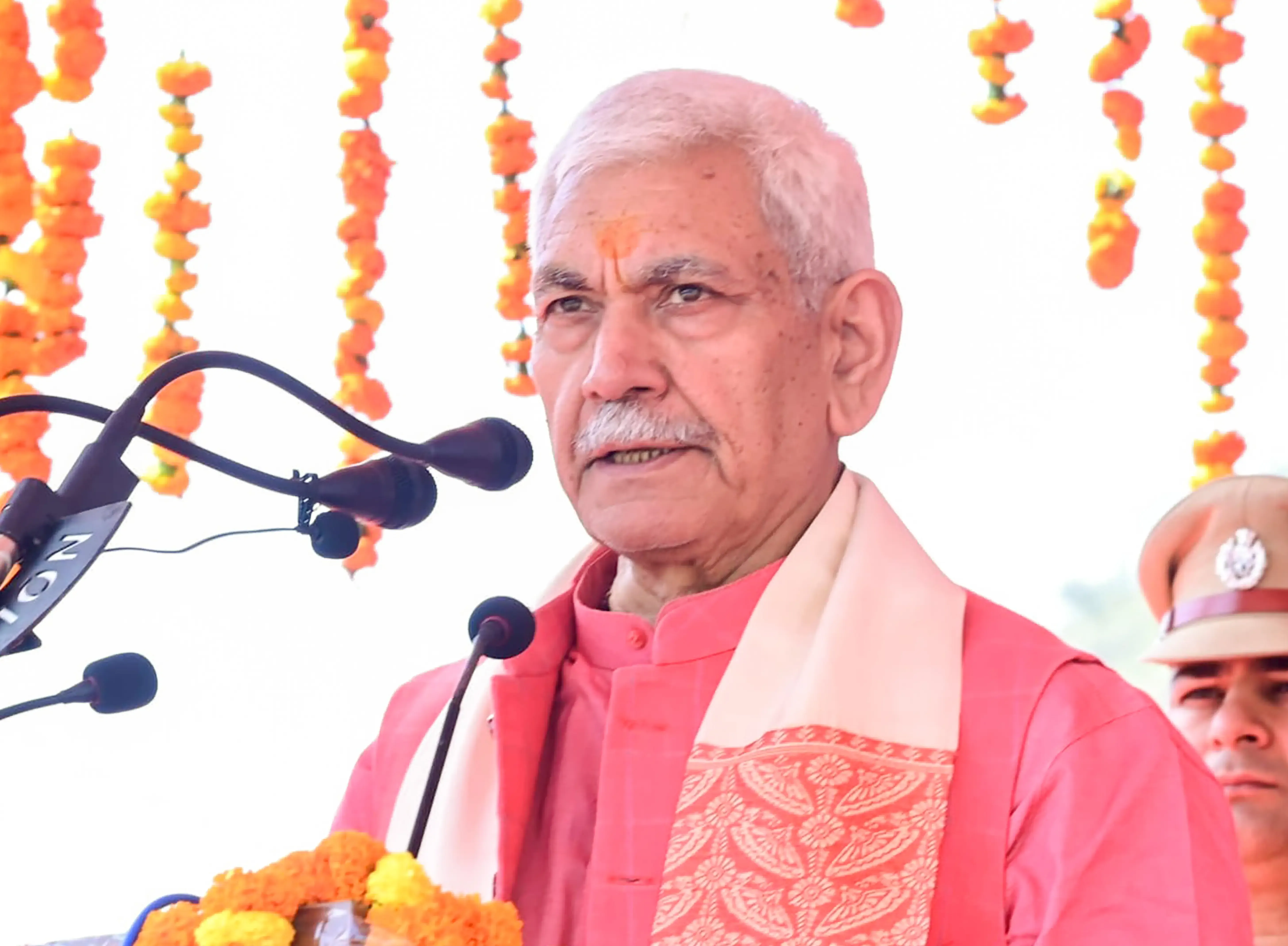 बिहार दिवस: जम्मू-कश्मीर लोक भवन में बिहार के क्रांतिकारियों को श्रद्धांजलि