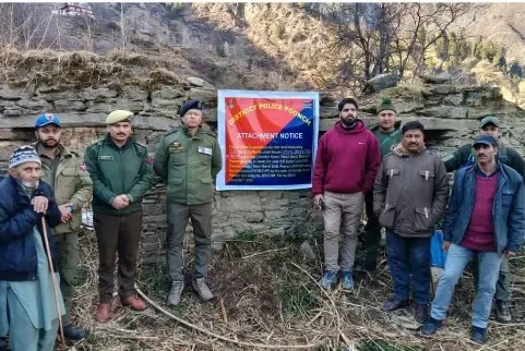 क्या जम्मू-कश्मीर के पुंछ में पाकिस्तान स्थित आतंकी सरगना की संपत्ति जब्त हुई?