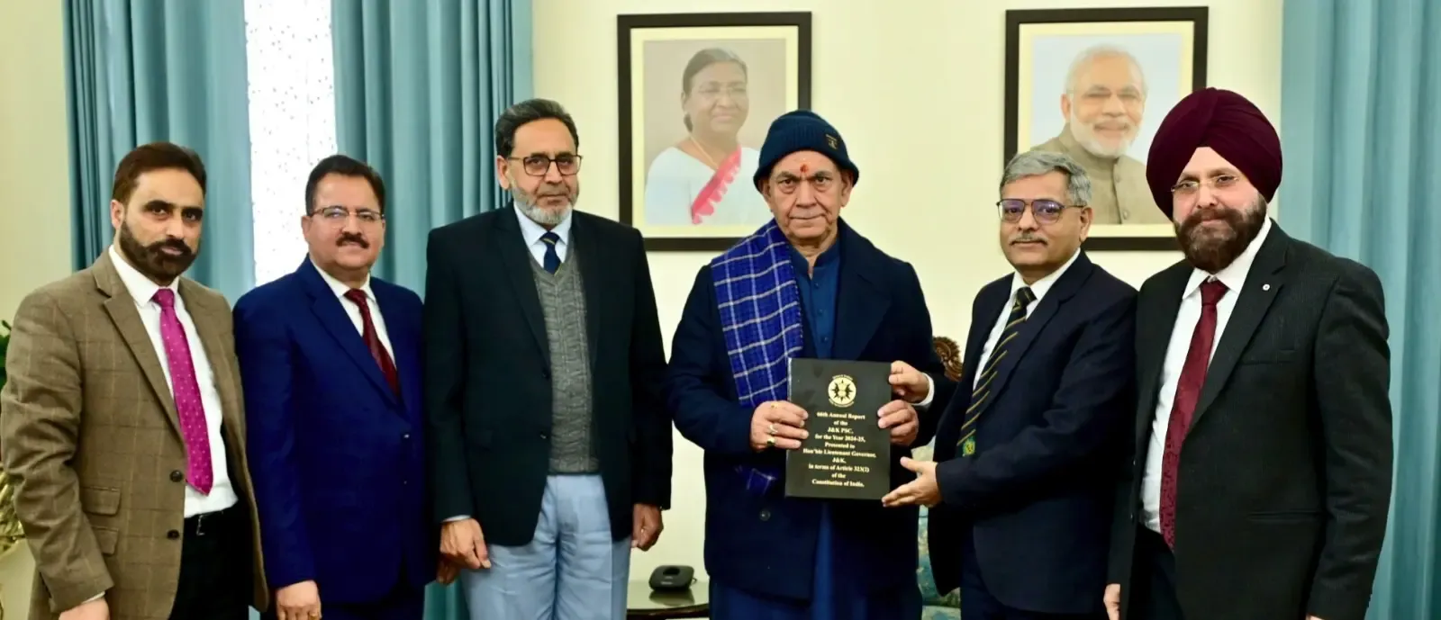 क्या जम्मू-कश्मीर लोक सेवा आयोग ने उपराज्यपाल मनोज सिन्हा को वार्षिक रिपोर्ट सौंपी?