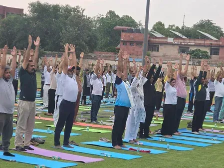 जामिया के कुलपति मजहर आसिफ ने अंतर्राष्ट्रीय योग दिवस समारोह का नेतृत्व किया
