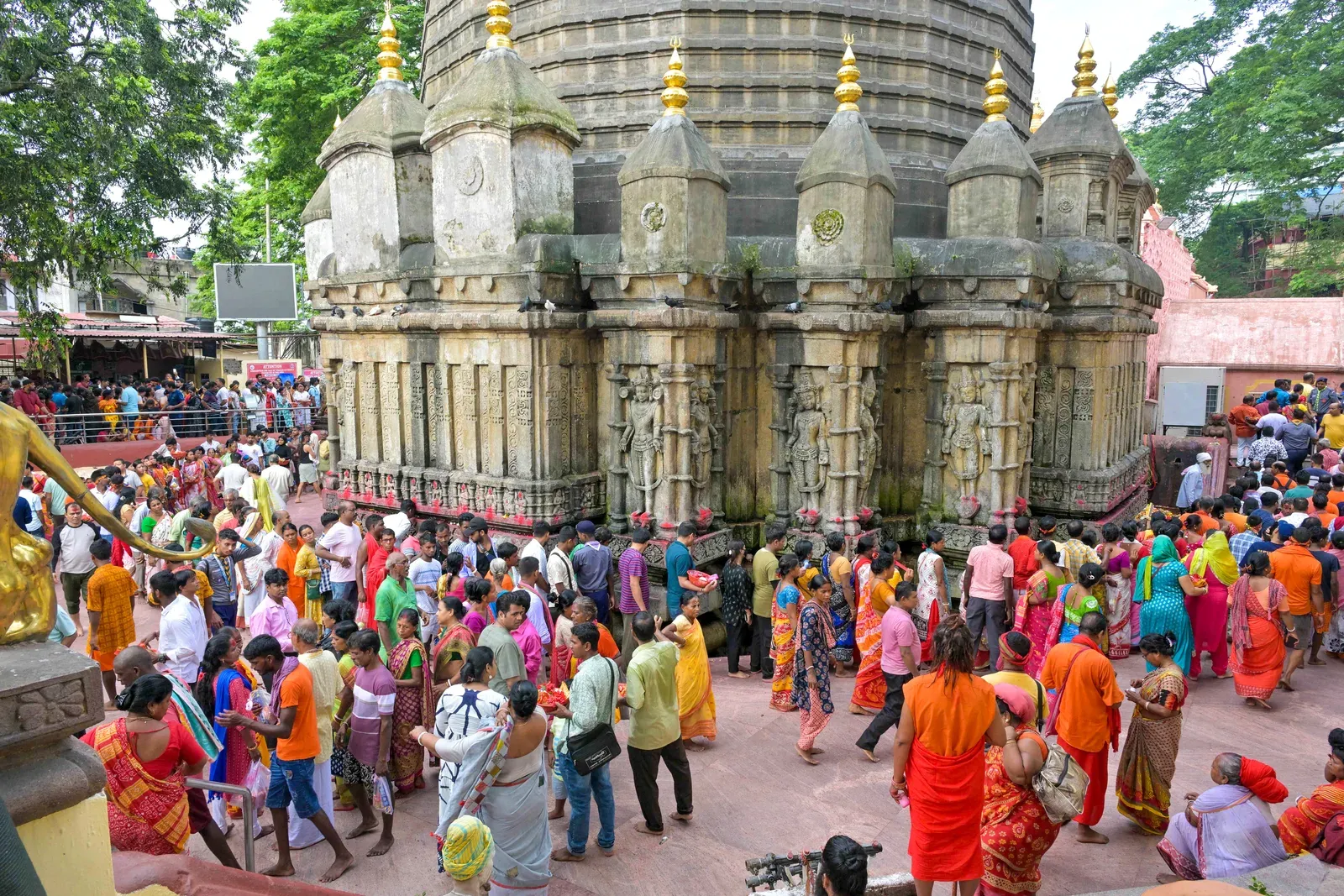 अंबुबाची मेला 2025: कामाख्या मंदिर फिर से खुला, लाखों श्रद्धालुओं का आगमन शुरू