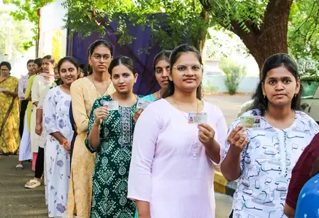 कर्नाटक उपचुनाव: मतदान प्रक्रिया शांतिपूर्ण, 68 प्रतिशत से अधिक दर्ज हुआ मतदान