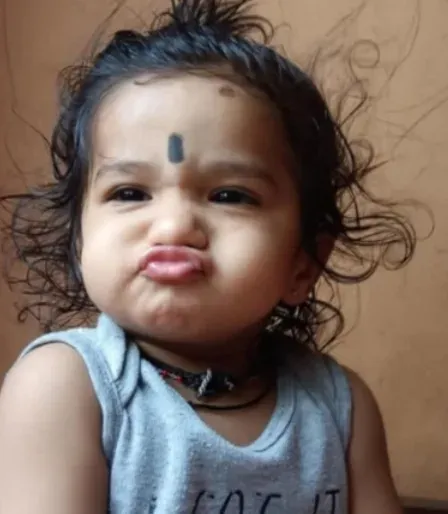 उडुपी में कलेजा चीर देने वाला हादसा: मां की गोद में सोए डेढ़ साल के दक्ष पर गिरा नारियल, मौत