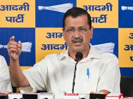 जस्टिस स्वर्ण कांता शर्मा की बेंच से केस हटाने की मांग लेकर सुप्रीम कोर्ट पहुंचे केजरीवाल