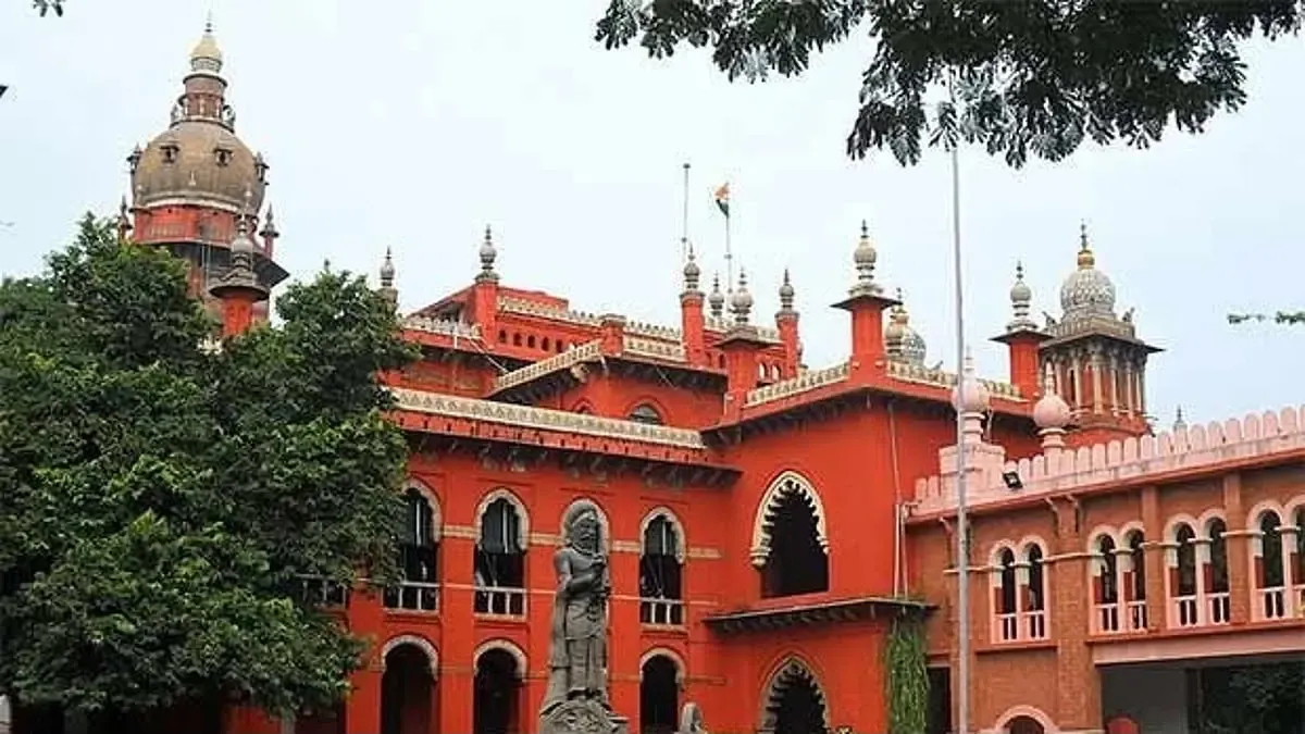 मद्रास हाई कोर्ट ने इस्तीफा देने वाले विधायकों पर 5 साल प्रतिबंध की याचिका खारिज की